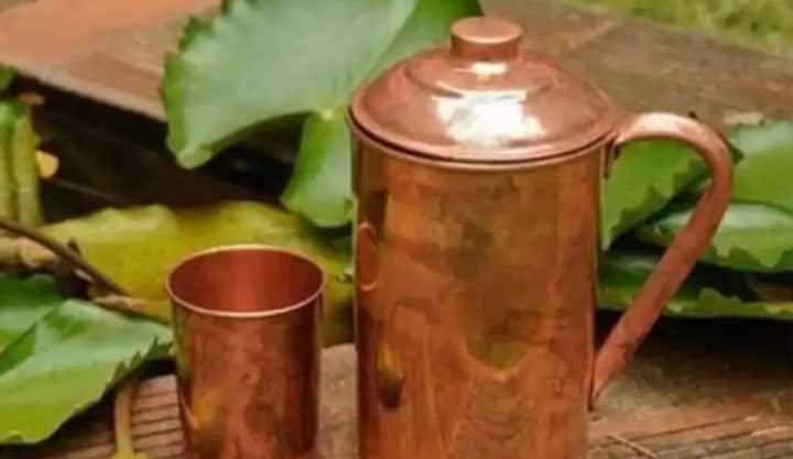 health care tips benefits of drinking water in copper vessel Health Care Tips : तांब्याच्या भांड्यातून पाणी पिण्याचे अनेक फायदे; अनेक आजारांवरही गुणकारी