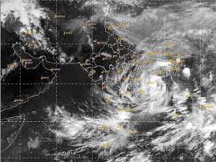 Cyclone Asani in West Bengal IMD Heavy Rain, Thunderstorm Alerts in Kolkata between May 10 to 13 Cyclone Asani in Kolkata: रविवार तक दस्तक दे सकता है चक्रवाती तूफान ‘असानी’, बंगाल की खाड़ी में मंडरा रहा ये खतरा