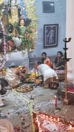 আলো ঝলমলে আভিজাত্যের রোশনাই, শোভাবাজার রাজবাড়িতে সন্ধিপুজোর মুহূর্ত