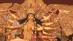 Durga Puja 2021: নবমীর সন্ধেয় সন্তোষ মিত্র স্কোয়ারে চলছে আরতি | Bangla News