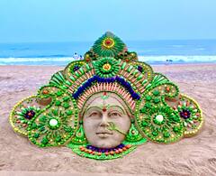 Sudarsan Pattnaik sand Art: మొన్న గవ్వలతో... నేడు కూరగాయలతో... అమ్మవారి సైకత శిల్పం