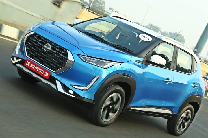 Nissan Magnite- कार में लगने वाले जरूरी कंपोनेंट्स के चलते इस एसयूवी का भी वेटिंग पीरियड काफी लंबा है. इसके नॉन टर्बो स्पेक वर्जन के लिए सात महीने का इंतजार करना होगा. लेकिन टर्बो टॉप-स्पेक वर्जन में कुछ मामलों में एक साल तक का लंबा इंतजार करना पड़ सकता है. मैग्नाइट भारत की सबसे सफल एसयूवी में से एक है. इसके टॉप-एंड वेरिएंट की सबसे ज्यादा मांग है.