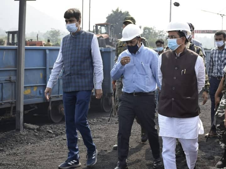 Union Minister Pralhad Joshi Visited Ashoka OCP of  CCL in Chatra District, Jharkhand कोयले की कमी को केंद्रीय मंत्री प्रह्लाद जोशी ने स्वीकारा, कहा- कल से 2 मिलियन टन की होगी आपूर्ति