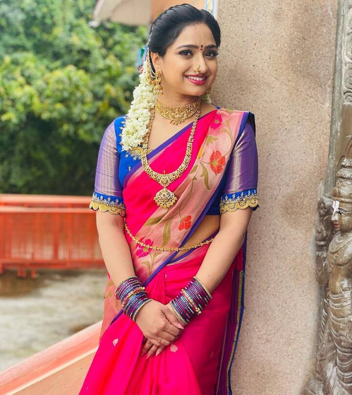 తెలుగమ్మాయిగా పాత్రలో ఒదిగిపోయి నటించడంలో ఆమె దిట్ట. పక్కింటి అమ్మాయిలా కనిపిస్తూనే హోయలు పోతోంది ఈ వాలుకళ్ల వయ్యారి. (Image: Ashika Gopal Padukone Instagram)
