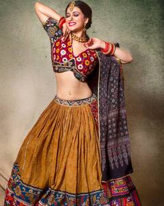 Nyra Banerjee Looks: पॉपुलर टीवी एक्ट्रेस Nyra Banerjee पर चढ़ा नवरात्रि का रंग, ट्रेडिशनल लुक देखकर फिर धड़का फैंस का दिल