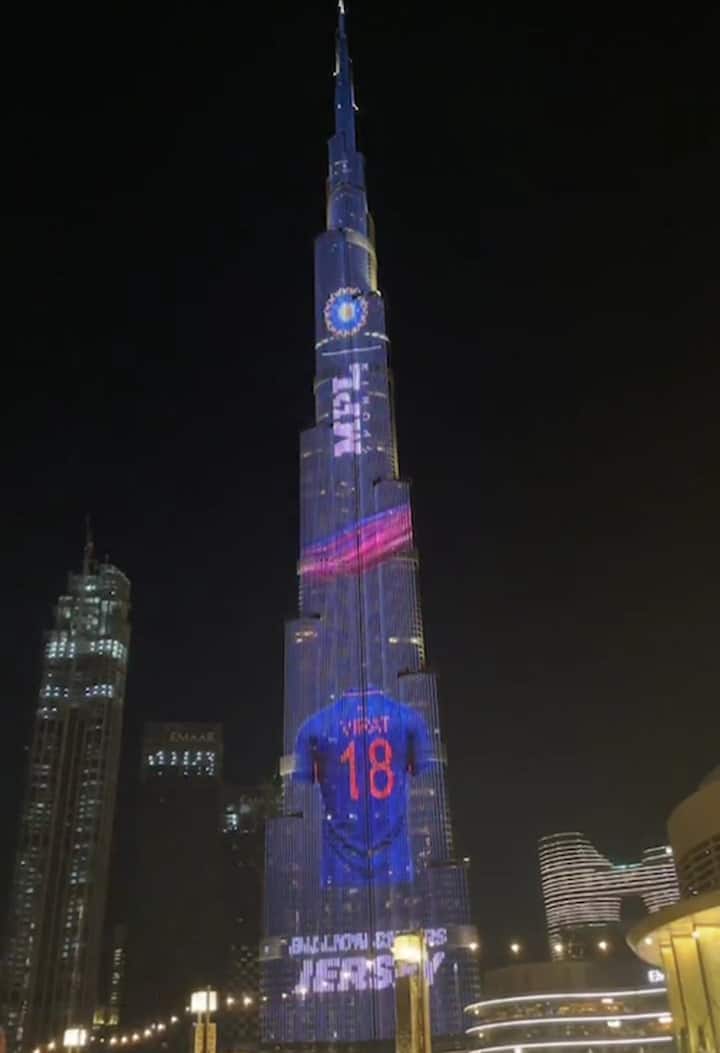 மேலும், புதிய ஜெர்ஸியில் இந்திய கிரிக்கெட் வீரர்கள் எடுத்து கொண்ட புகைப்படங்களை உலகின் மிக உயரமான கட்டடமான துபாயில் உள்ள புர்ஜ் கலிஃபாவில் இன்று காட்சிப்படுத்தப்பட்டது.