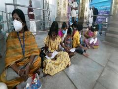 கூத்தனூர் சரஸ்வதி அம்மன் கோயில் : ஆயுத பூஜையை முன்னிட்டு ஏராளமான பக்தர்கள் சிறப்பு வழிபாடு