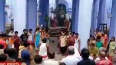 Durga Puja 2021: বোলপুরের সুরুল জমিদার বাড়ির একচালার সাবেকি প্রতিমা সাজেন ডাকের সাজে | Bangla News