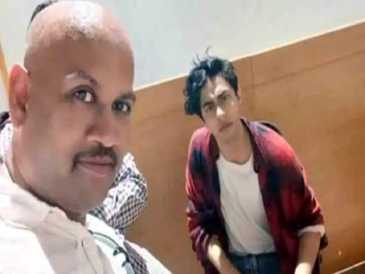 Mumbai Drug Bust Case: Pune Police Issue Lookout Notice For Man In Viral Selfie With Aryan Khan