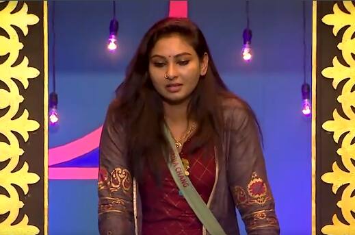 Bigg Boss 5 Tamil Day 11 Promo 2 Nadiya story emotional Bigg Boss 5 Tamil Promo: ‛மனுஷங்க கொடுக்காத அங்கீகாரத்த.. ஒரு ஆப் கொடுத்திச்சு’ - நதியா சங் எமோஷனல்!