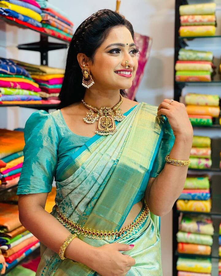 చీరకట్టుతో కనికట్టు చేస్తోంది ఆషిక గోపాల్ పదుకోనే (Image: Ashika Gopal Padukone Instagram)