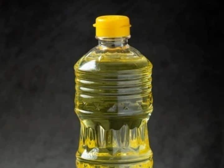 Edible Oil Price center seeks report on action against edible oil hoarders Oil Prices: केंद्र ने राज्य सरकारों से खाद्य तेल के जमाखोरों के खिलाफ की गई कार्रवाई पर रिपोर्ट मांगी
