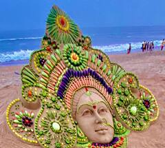 Sudarsan Pattnaik sand Art: మొన్న గవ్వలతో... నేడు కూరగాయలతో... అమ్మవారి సైకత శిల్పం
