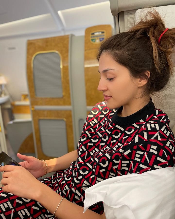 (Image credit: Instagram) పారిస్ వెళుతున్నది షూటింగ్ కోసమా లేక వ్యక్తిగత వ్యవహారమా అన్నది మాత్రం చెప్పలేదు.