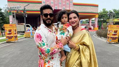 Raj Chakraborty shares Yuvaans video dancing with dhaker tale পুজোর শেষে ঢাকের তালে-র সুরে পা মেলাল ইউভান, সঙ্গী শুভশ্রী