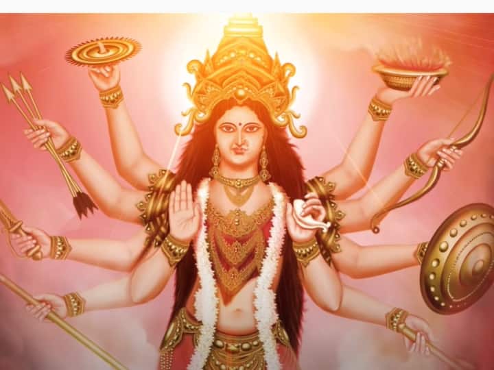 Dussehra 2021: Why Goddess Durga Has So Many Astras And Do You Know Secrets Behind Dussehra 2021: శూలం, చక్రం, వజ్రాయుధం, పాశం, అక్షమాల, కమండలం..అమ్మవారి చేతిలో ఆయుధాల వెనుక ఆంతర్యం ఏంటంటే...