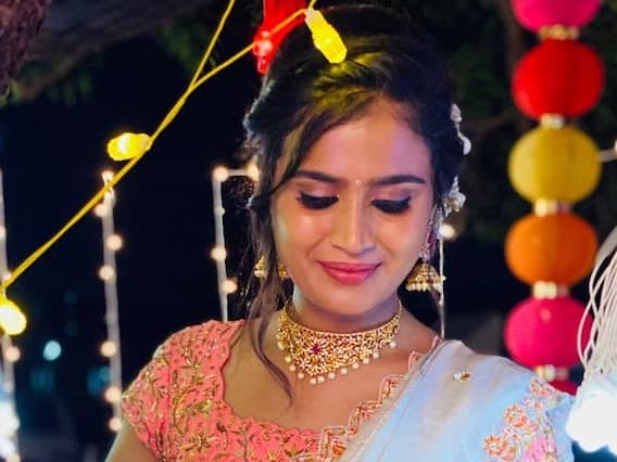 Kavya Shree: పట్టుచీర కట్టిన కావ్య శ్రీ... ట్రెడిషనల్ లుక్స్ అదుర్స్ Kavya Shree: పట్టుచీర కట్టిన కావ్య శ్రీ... ట్రెడిషనల్ లుక్స్ అదుర్స్