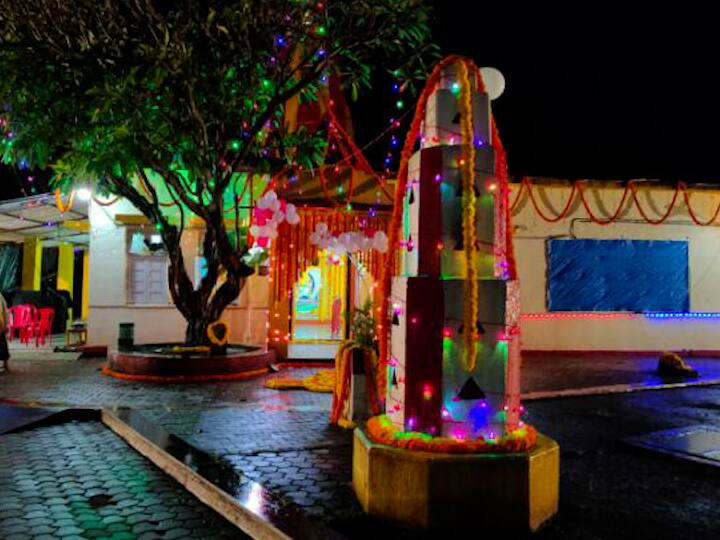 रायगड जिल्ह्यातील माणगाव तालुक्यात असलेल्या कडापे गावतील श्री बापुजीबुवा श्री कालिकाई देवस्थान घटस्थापनेपासून खुलं करण्यात आलं होते.