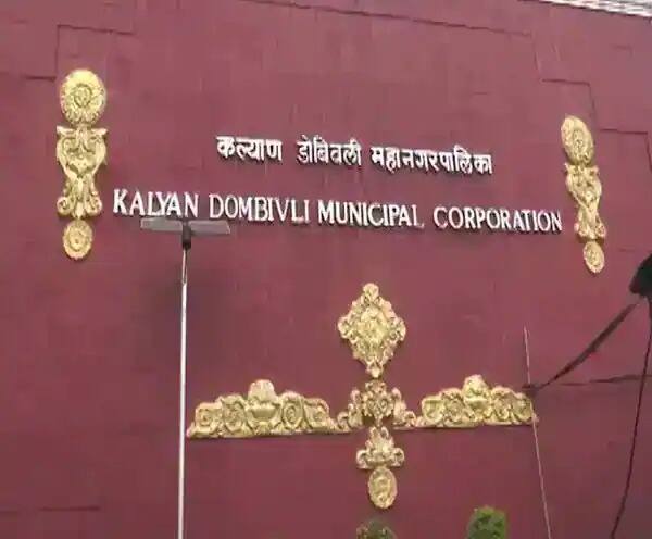 KDMC kalyan Dombivli Fighting between Shivsena NCP workers allegations against each other Dombivli : शिवसेना राष्ट्रवादीच्या कार्यकर्त्यांमध्ये हाणामारी, एकमेकांविरोधात आरोप