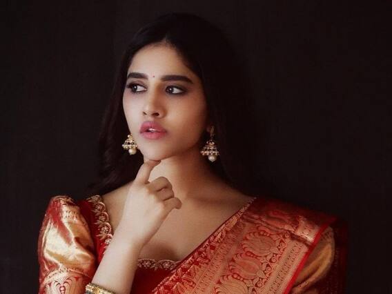 Nabha Natesh Photos: దసరా అందమంతా నభా చీరకట్టులోనే... చూస్తే వావ్ అనాల్సిందే Nabha Natesh Photos: దసరా అందమంతా నభా చీరకట్టులోనే... చూస్తే వావ్ అనాల్సిందే