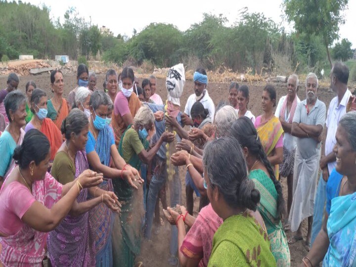 தூத்துக்குடி: விளாத்திகுளம் அருகே மழை வேண்டி ஒப்பாரி வைத்தும் கொடும்பாவி எரித்தும் கிராம மக்கள் நூதன வழிபாடு