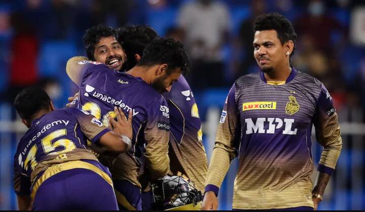 சென்னை vs கொல்கத்தா போட்டிகளில், முதலில் பேட்டிங் செய்து 6 முறை சென்னையும், 1 முறை கொல்கத்தாவும், சேஸிங் செய்து 11 முறை சென்னையும், 8 முறை கொல்கத்தாவும் வெற்றி பெற்றுள்ளது.