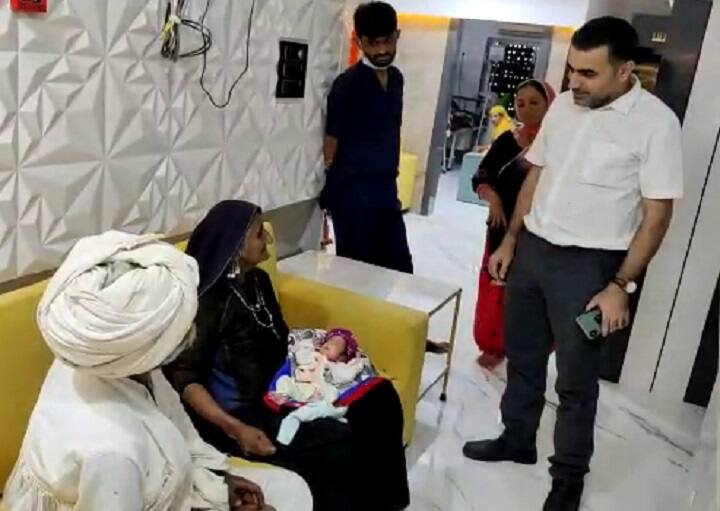 A 70 year old woman born baby thru test-tube baby in Kutch Kutch: રાપરમાં 70  વર્ષના વૃદ્ધાએ બાળકને આપ્યો જન્મ, લગ્નના 45 વર્ષે પારણું બંધાતા આખા સમાજમાં ખુશી