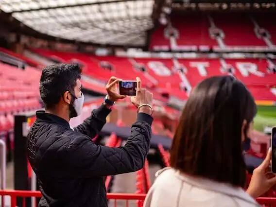 યુએઇ (UAE)માં જલદી શરૂ થવા જઇ રહેલા ટી20 વર્લ્ડકપ (T20 World Cup) પહેલા બુમરાહ પોતાની પત્ની સંજના ગણેશનની સાથે માન્ચેસ્ટર (Manchester)માં વેકેશન મનાવી રહ્યો છે. સંજના પણ IPL 2021ની બ્રૉડકાસ્ટ ટીમનો ભાગ હતી.