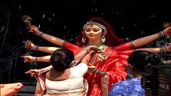 Vijaya Dashami 2021: কোভিড বিধি মেনেই কুমোরটুলিতে মাকে বরণ, হল না সিঁদুর খেলা | Bangla News