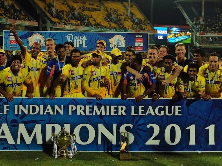 अगले साल यानी 2011 में CSK की टीम एक बार फिर फाइनल में पहुंची. इस बार उसका सामना रॉयल चैलेंजर्स बैंगलोर (RCB) से हुआ. धोनी की टीम ने RCB को 58 रनों से हराकर लगातार अपने दूसरे IPL खिताब पर कब्जा जमाया. CSK की पारी में 52 गेंदों पर 95 रनों की ताबड़तोड़ पारी खेलने वाले मुरली विजय को प्लेयर ऑफ द मैच चुना गया. 