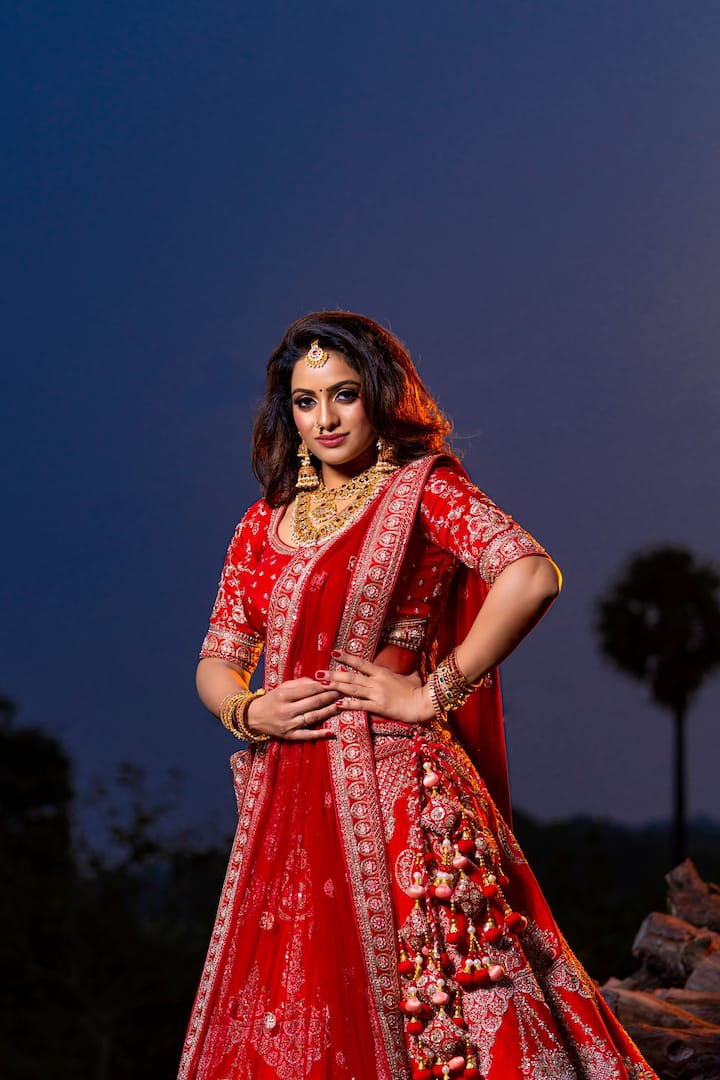 ఎరుపు రంగు గాగ్రాలో ఉదయ భాను పిక్స్(Photo Credit/Udaya BhanuFaceboo)