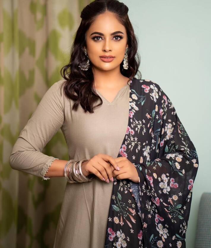 நான் லவ்-ஆல.... பல பல்ப்- வாங்குன பையன் அதனால....... அன் லஃப்-உ ஒளி வீசுதே
