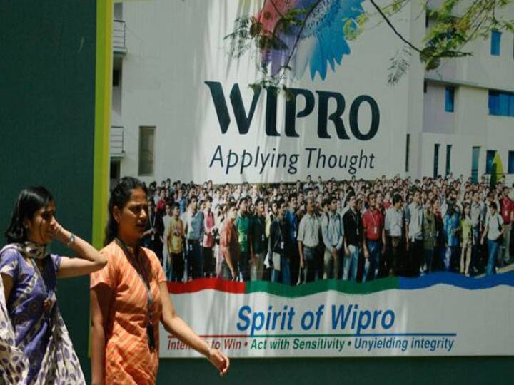Wipro Action On Moonlighting Fires 300 Employees Says Rishad Premji Wipro Action On Moonlighting: प्रतिद्वंदी कंपनी के लिए काम करते हुए पाये जाने पर विप्रो ने 300 कर्मचारियों को दिखाया बाहर का रास्ता!