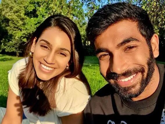 જસપ્રીત બુમરાહ (Jasprit Bumrah) આ વર્ષે માર્ચ માહિનામાં ગોવામાં સ્પૉર્ટ્સ એન્કર સંજના ગણેશન (Sanjana Ganesan) સાથે લગ્ન કરી લીધા હતા.