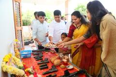 Dasara Celebrations: ఆయుధ పూజలో పాల్గొన్న ఎమ్మెల్సీ కవిత..