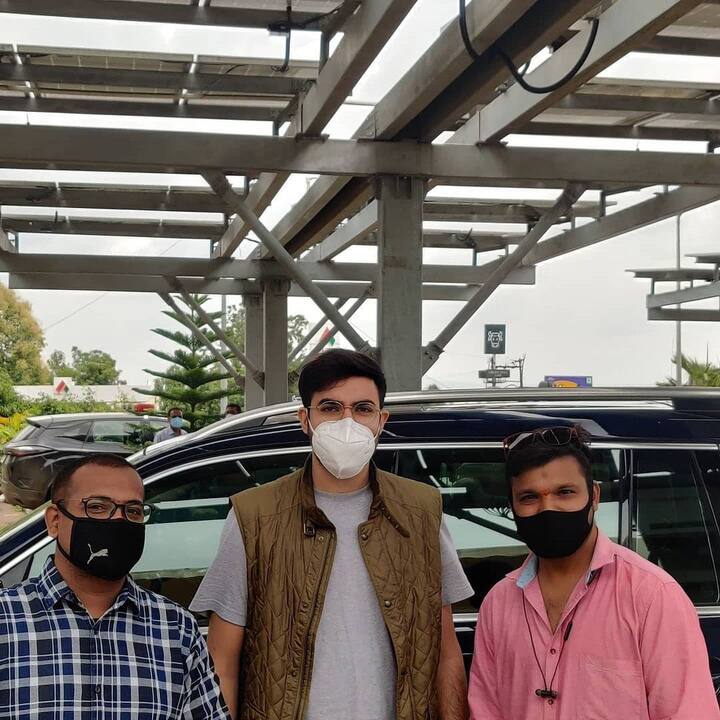 दसरा मेळाव्यात वारसदार घोषित करण्याची परंपरा असल्याने उद्धव ठाकरे आज तेजस ठाकरे यांच्या राजकीय पदार्पणाची घोषणा करतील अशी शक्यता व्यक्त केली जात आहे. (Photo: @tejasthackeray_fc/IG)