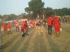 Kaushambi Kuppi War: खुले मैदान में हुई रियल वॉर तो रावण से चारों युद्ध हार गई राम की सेना, कुप्पियों से कल फ़िर होगी सचमुच की लड़ाई