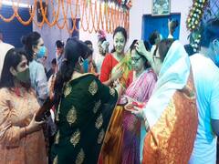 Vijayadashami 2021: गया के दुर्गाबाड़ी में महिलाओं ने खेली सिंदूर की होली, मां दुर्गा को दी गई विदाई, जानें मान्यता