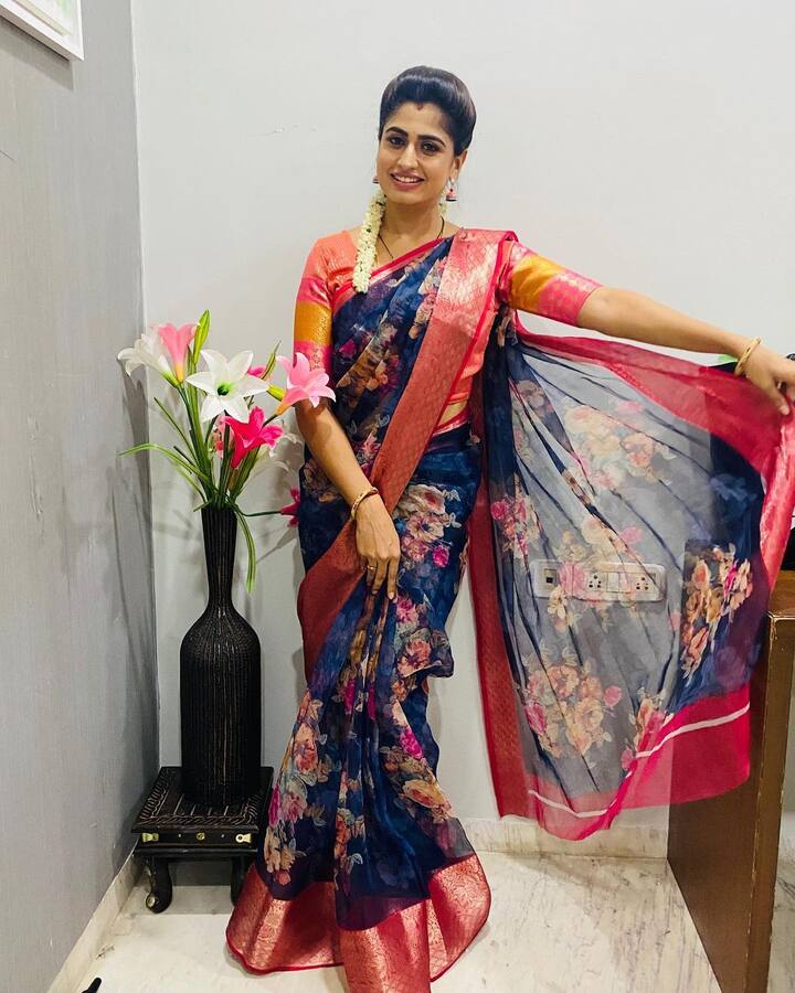 'అలా మెుదలైంది' సీరియల్తో స్వప్నగా బుల్లితెర పేక్షకులకు దగ్గరైంది(Image/Chaithra Rai Instagram)
