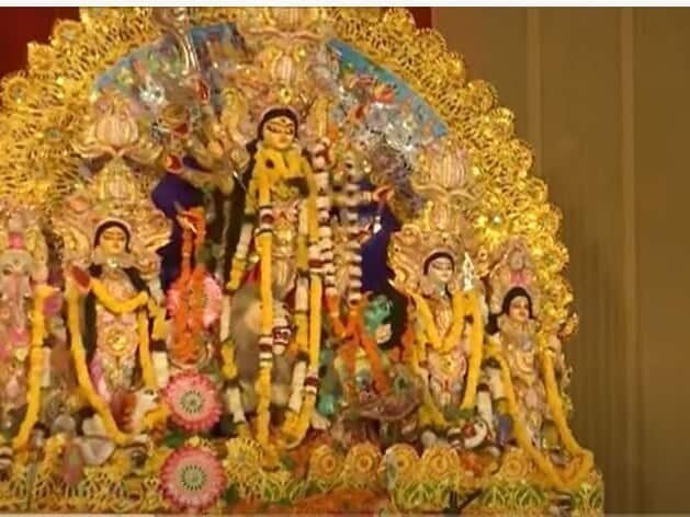 বিজয়া দশমীর এই উৎসব মানুষদের জীবনকে আনন্দে রাঙিয়ে তুলুক। তোমাদের সকলকে বিজয়া দশমীর অনেক অনেক শুভেচ্ছা