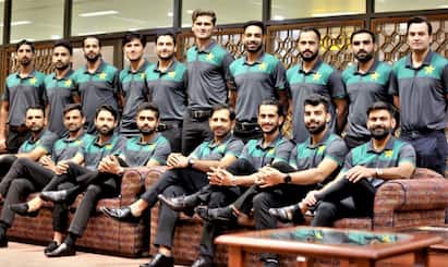 T20 World Cup: Pakistan cricket team  off to the Flag of United Arab Emirates for the  T20 World Cup T20 World Cup:  વર્લ્ડકપ માટે રવાના થઈ પાકિસ્તાનની ટીમ, ફેન્સે કહ્યું- ભારત સામેની મેચ જીતજો નહીંતર......