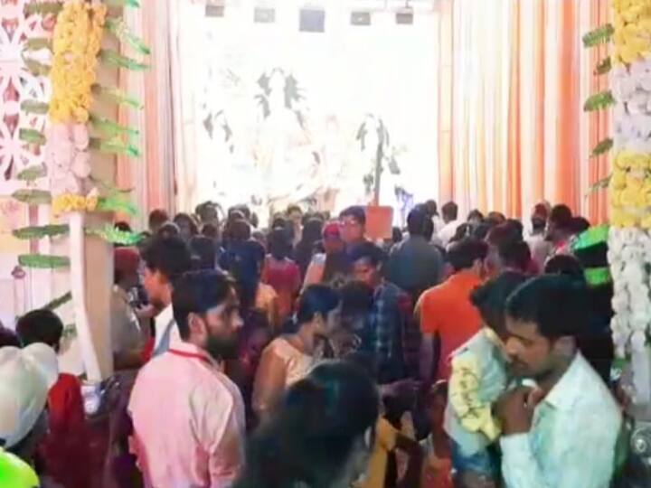 Durga Puja 2021: Crowds gathered in pandals of Jehanabad on last day of durga puja also arrangements for corona vaccine ann Durga Puja 2021: जहानाबाद के पूजा पंडालों में अंतिम दिन उमड़ी भीड़, कई जगह कोरोना के टीका की भी थी व्यवस्था