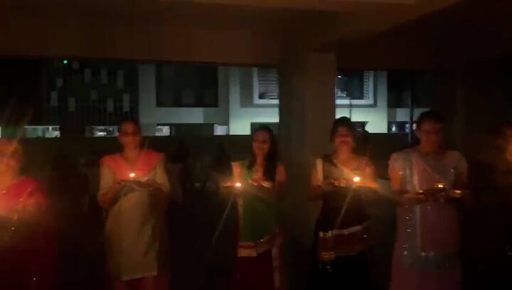 ખેલૈયાઓએ ગરબાને મહાઆરતી કરી વળાવ્યો