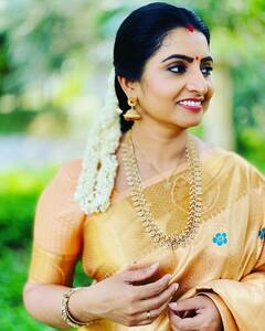 ‛எங்க வீட்டு குத்துவிளக்கு...நீ நடிச்ச சீரியல் கெத்து...’  பளபளக்கும் பாண்டியன் ஸ்டோர் சுஜிதா!