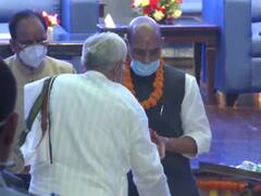 Dussehra 2021: रक्षा मंत्री राजनाथ ने DRDO में की शस्त्र पूजा, कहा- हमारा टारगेट भारत को दुनिया के शीर्ष देशों में लाना