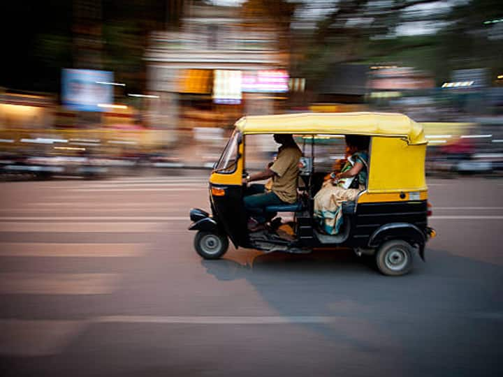 What action was taken against the rude rickshaw drivers? Notice of Lokayukta to RTO and Mumbai Police Commissioner उद्धट रिक्षा चालकांवर काय कारवाई केली? लोकायुक्तांची RTO आणि मुंबई पोलीस आयुक्तांना नोटीस 