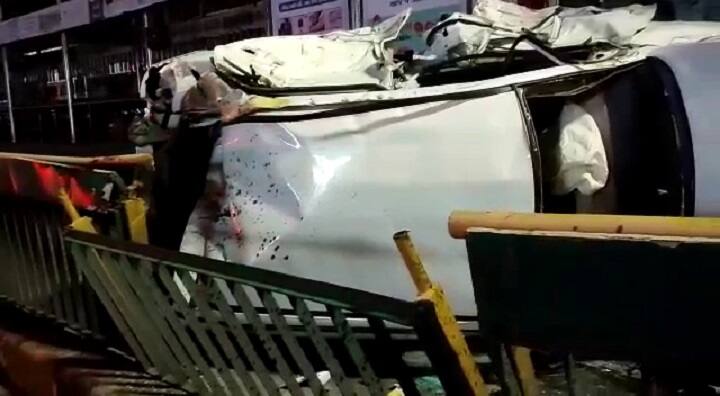 Ahmedabad : late night car accident at Shivranjani BRTS root Ahmedabad : શિવરંજની BRTS રૂટમાં મોડી રાતે કારનો અકસ્માત, ગરબા રમી પરત ફરતી વખતે અકસ્માતની આશંકા