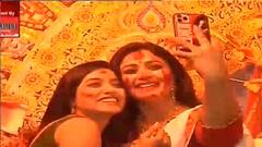 Vijaya Dashami 2021: সিঁদুর খেললেন ইশা এবং ঋতাভরী । Bangla News