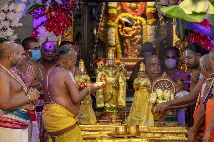 కరోనా దృష్ట్యా ఈసారి బ్రహ్మోత్సవాలను ఏకాంతంగా నిర్వహించారు.