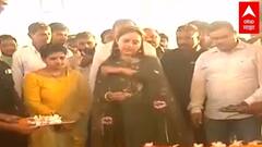 Preetam Munde Rally : दसरा मेळाव्याआधी फुलांची उधळणं करुन प्रीतम मुंडेंचं जोरदार स्वागत